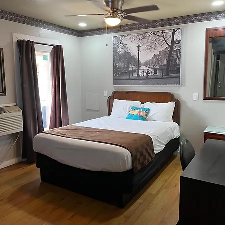 Outpost Motel